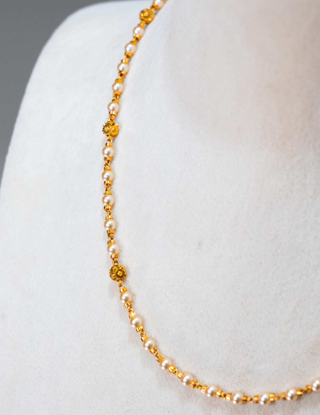 Women's White Pearl Gold Chain Beaded 22k