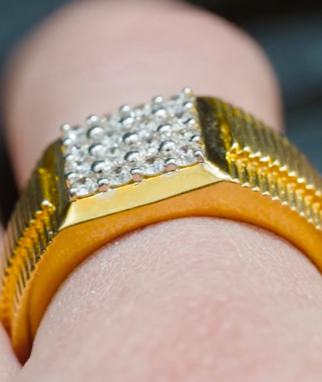 Traditional Diamond Ring Mens 18k