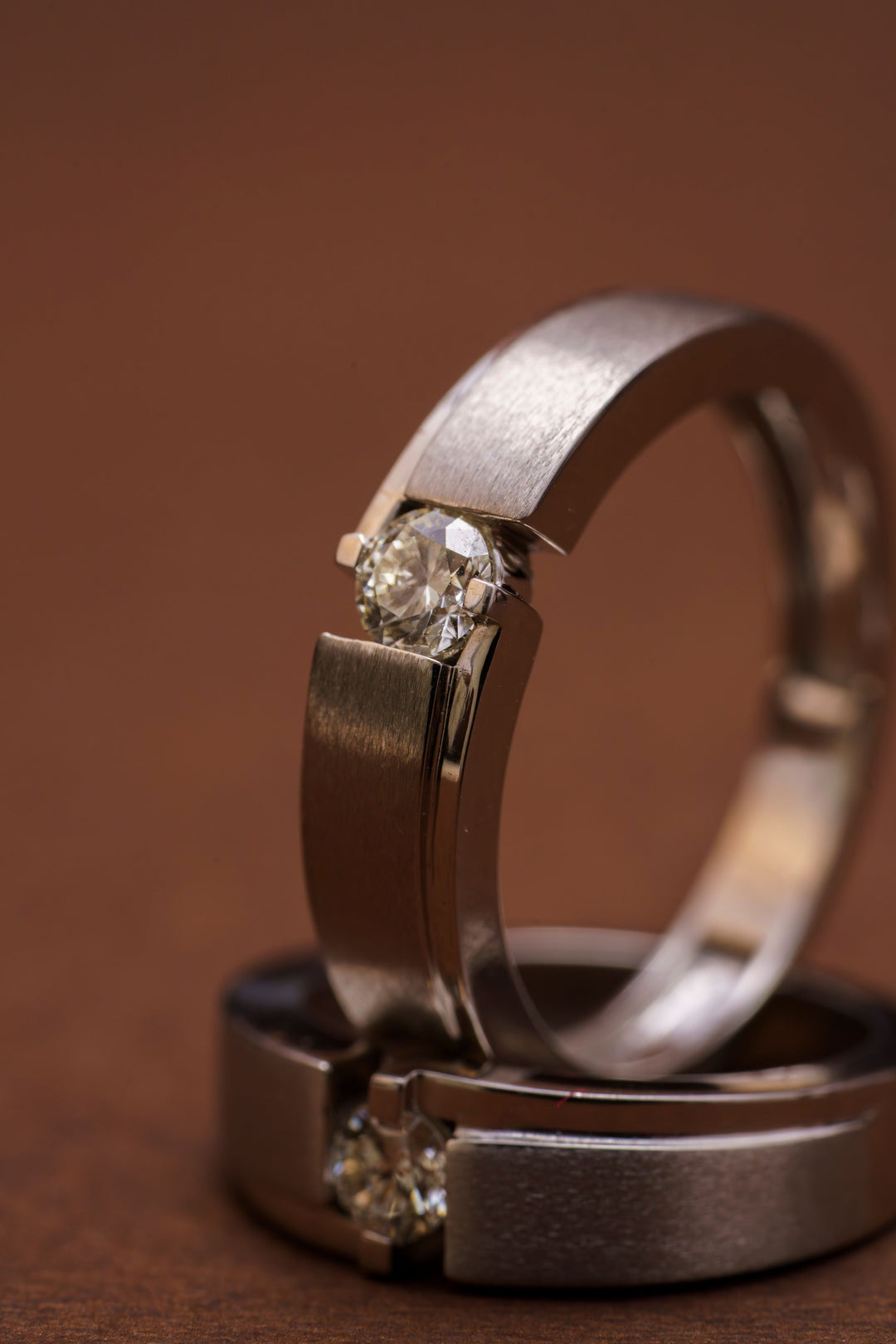 Gold vs Diamond Bridal Jewelry: Which is Right for You?