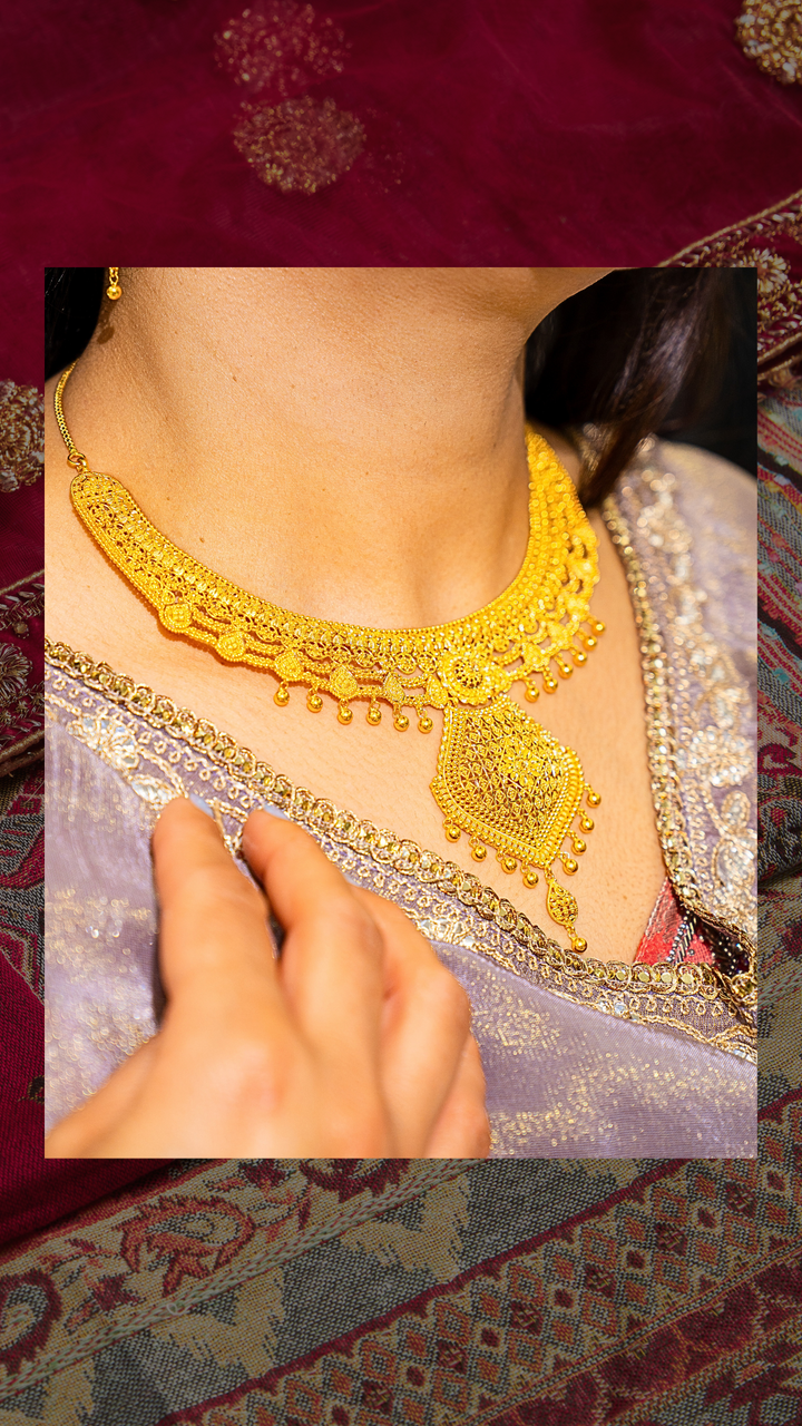 22K Birdal Set Bell Shaped Traditional